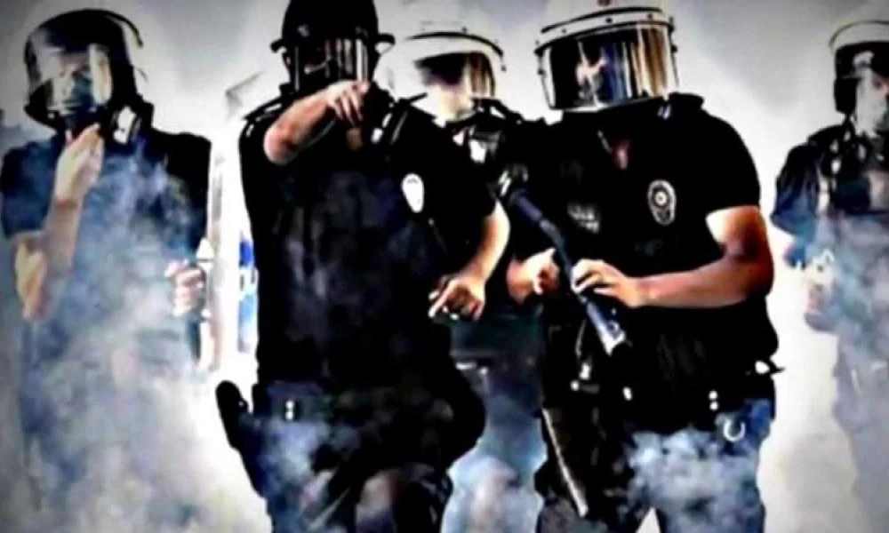 Τρέμει μη χάσει την εξουσία ο Ερντογάν-Δημιουργεί "Γενίτσαρους" για να επιβάλει τον "νόμο"